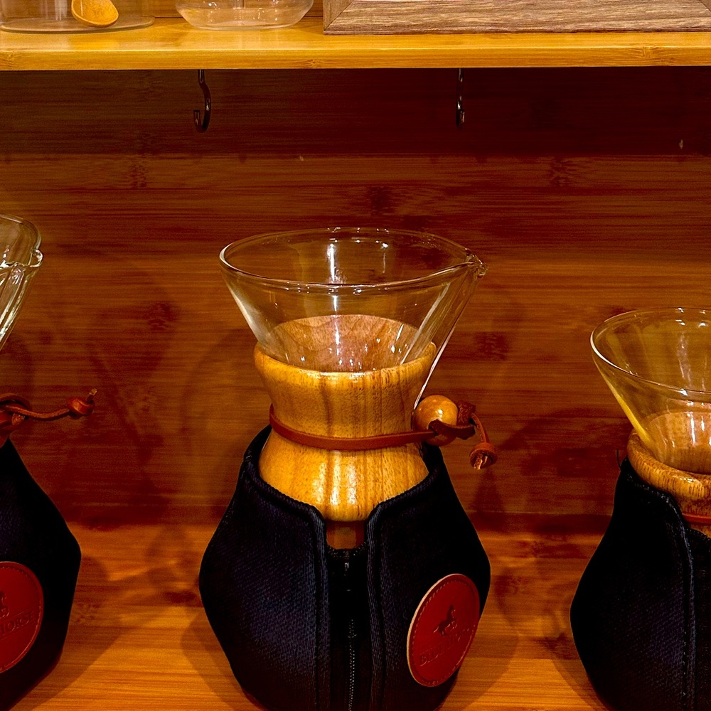 The Blue Horse glass pour over coffee maker comes with cozy!